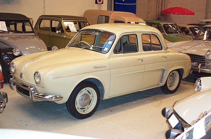 1965_Renault_Dauphine_R1090_Radlett_1