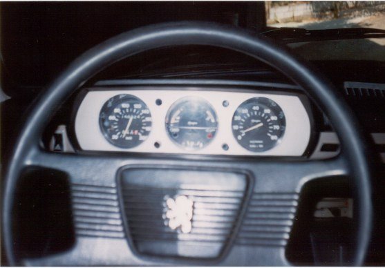 1975_Peugeot_504_Estate_5.jpg