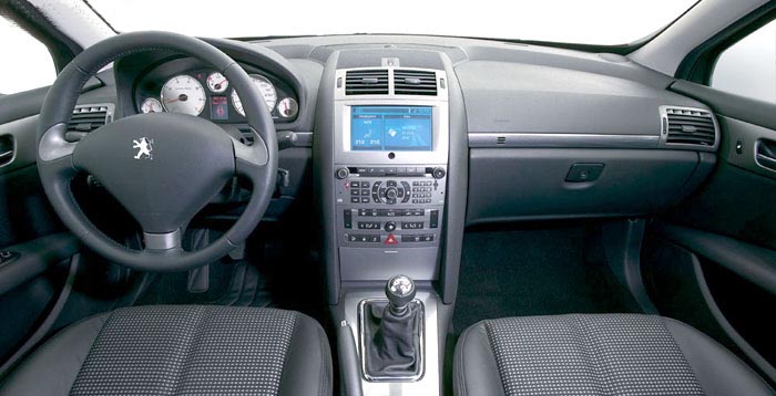 2007_Peugeot_407_3.jpg